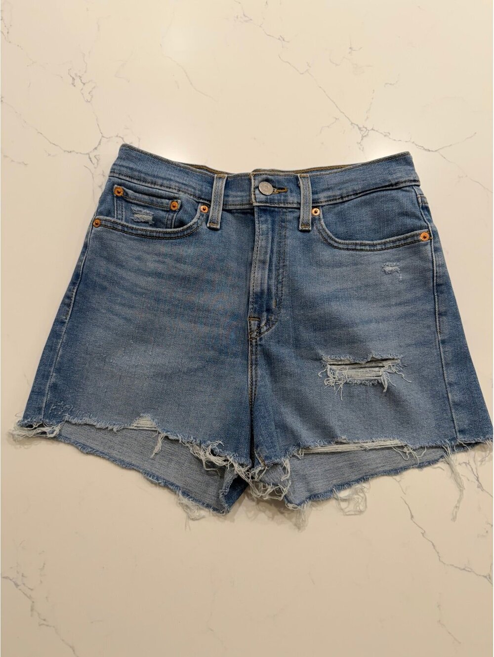 Levi High Rise Shorts Size 28